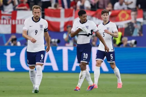 ديلي ميل: ساوثجيت يقاوم الضغط لإجراء تغييرات شاملة قبل مواجهة سلوفاكيا